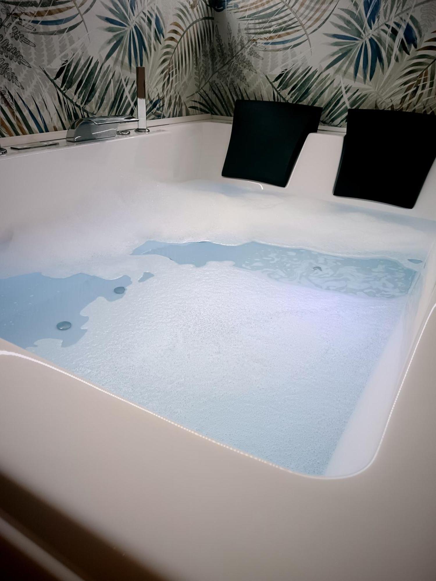 Casa Petri Home Spa ปาแลร์โม ภายนอก รูปภาพ