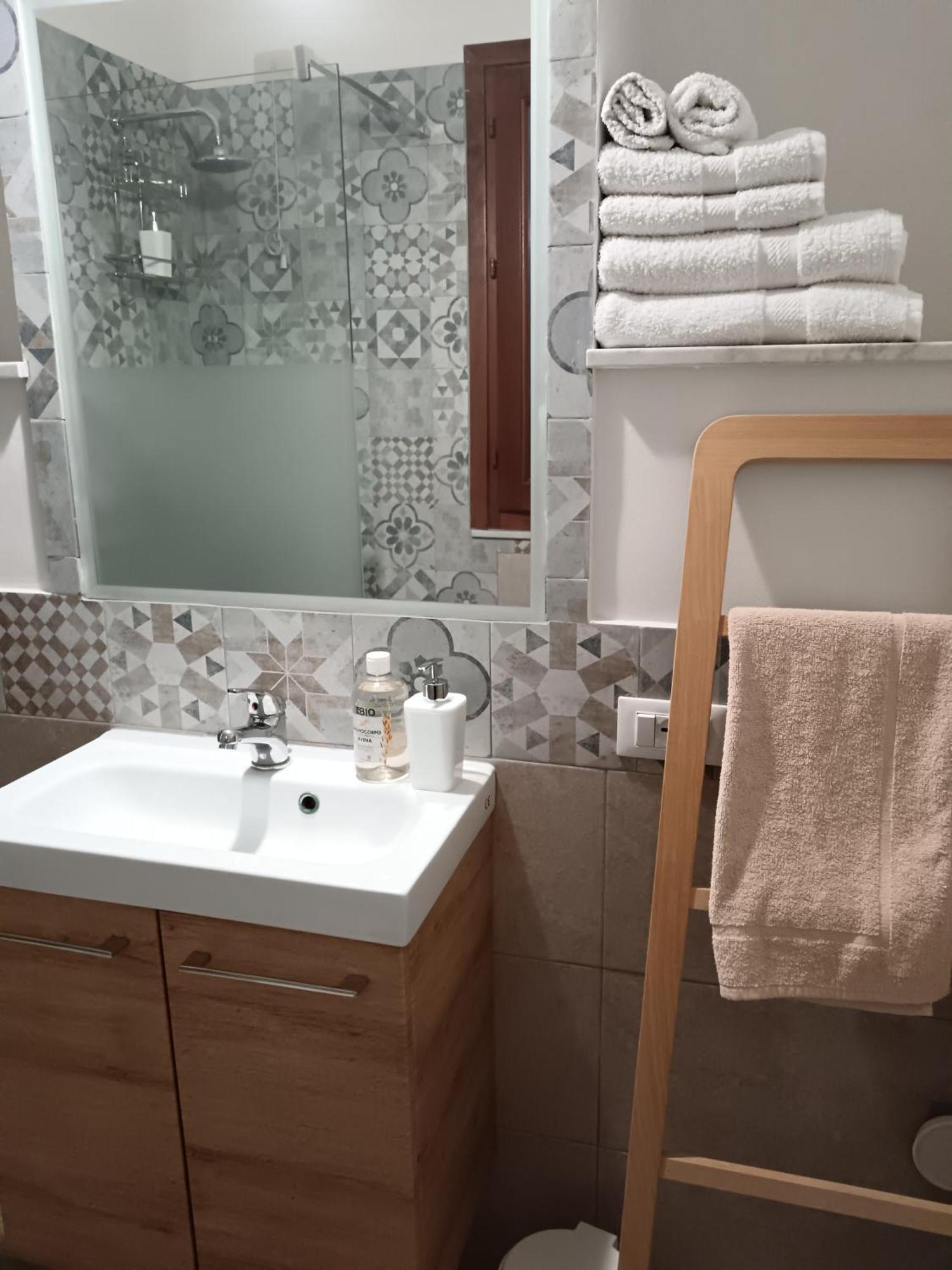 Casa Petri Home Spa ปาแลร์โม ภายนอก รูปภาพ